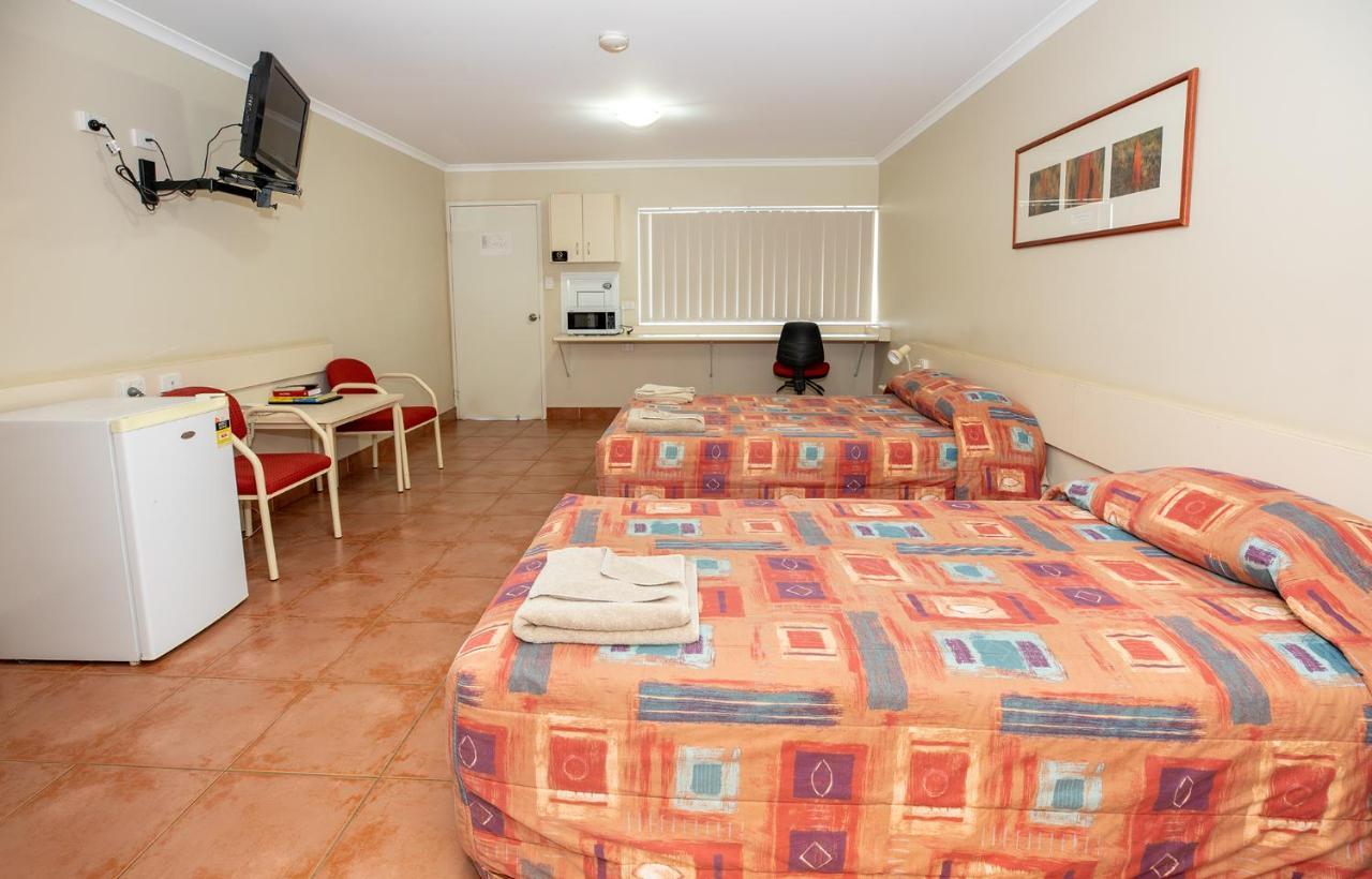 Leichhardt Hotel Motel Клонкарри Экстерьер фото